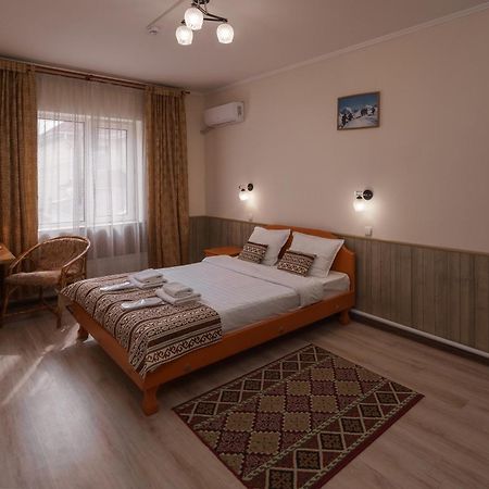 Alpinist Hotel Бішкек Екстер'єр фото
